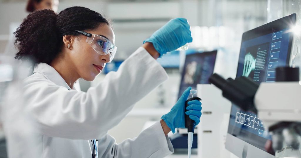 scientist-working-in-a-lab